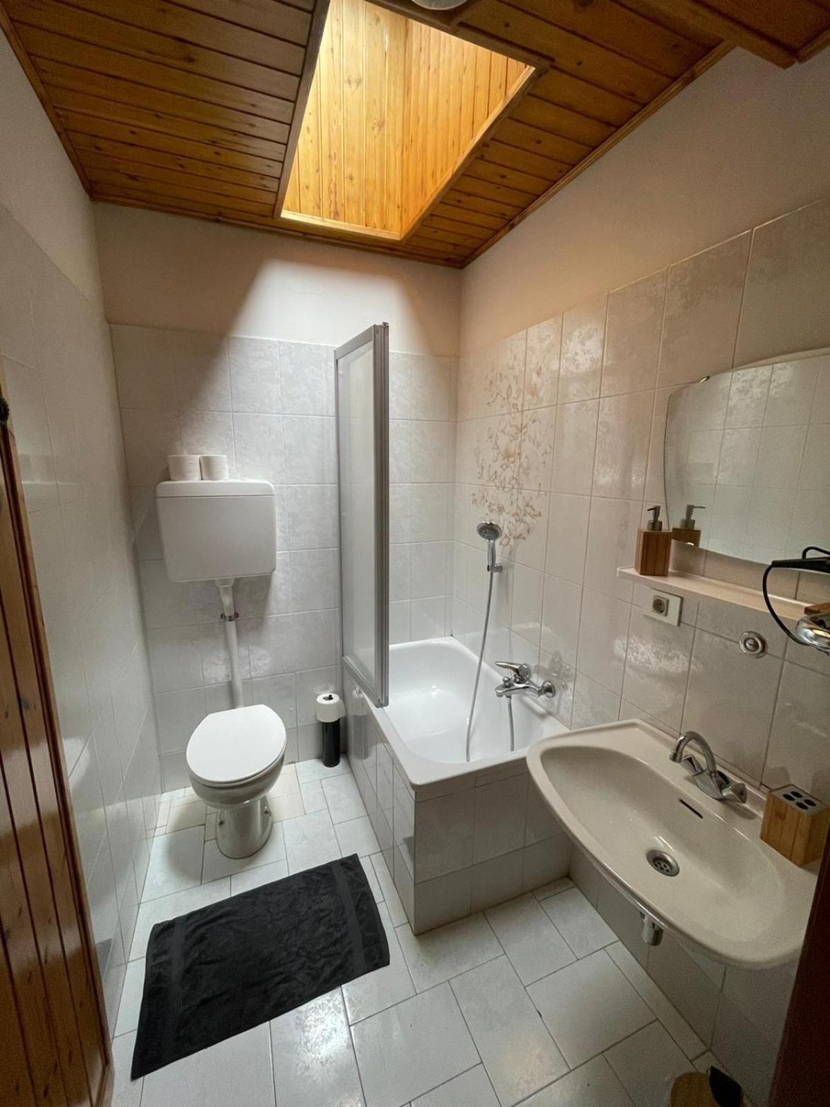 Отель Picchio Rosso - Stanza Privata Con Bagno In Val Di Fassa Pera Экстерьер фото